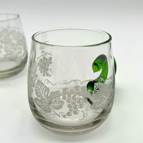 Vintage Etched Grape and Leaf Decorative Green-Handle Drinking Mugs (Set of 2) - Picture 2 of 11